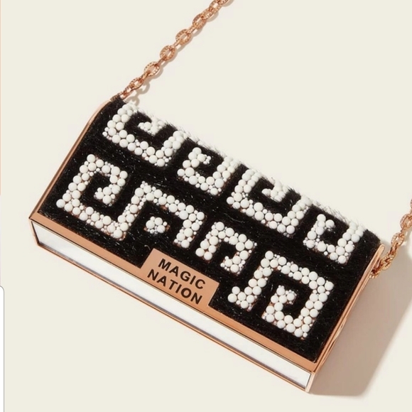 ❗LAST ONE❗Tee & Red Lipstick💄💋 - Picture 5 of 8